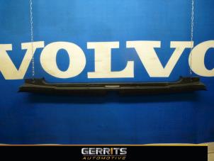 Gebruikte Afdekking slotvanger achter Volvo V70 (SW) Prijs € 23,10 Margeregeling aangeboden door Gerrits Automotive