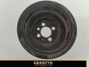 Gebruikte Krukas Poelie Volkswagen Golf V (1K1) 1.9 TDI Prijs € 25,30 Margeregeling aangeboden door Gerrits Automotive BV