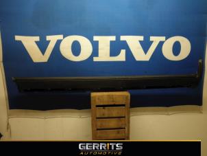 Gebruikte Sideskirt links Volvo XC70 (SZ) Prijs € 59,40 Margeregeling aangeboden door Gerrits Automotive