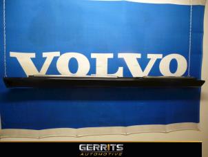Gebruikte Sideskirt links Volvo V70 (GW/LW/LZ) Prijs € 49,50 Margeregeling aangeboden door Gerrits Automotive BV