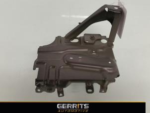 Gebruikte Accubak Peugeot 108 1.0 12V Prijs € 21,98 Margeregeling aangeboden door Gerrits Automotive BV