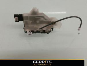 Gebruikte Deurslot Mechaniek 4Deurs links-voor Peugeot 3008 II (M4/MC/MJ/MR) 1.6 BlueHDi 120 Prijs € 48,40 Margeregeling aangeboden door Gerrits Automotive BV