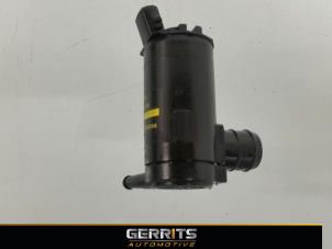 Gebruikte Ruitensproeierpomp achter Chevrolet Spark 1.0 16V Bifuel Prijs € 21,98 Margeregeling aangeboden door Gerrits Automotive BV