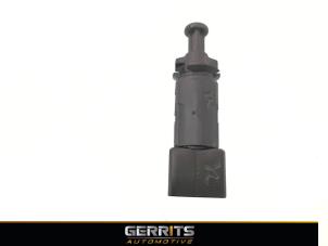 Gebruikte Remlicht Schakelaar Dacia Sandero I (BS) 1.4 Prijs € 21,98 Margeregeling aangeboden door Gerrits Automotive BV