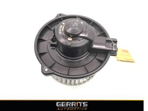 Gebruikte Chaufage Ventilatiemotor Toyota Corolla Verso (E12) 1.6 16V VVT-i Prijs € 25,30 Margeregeling aangeboden door Gerrits Automotive BV