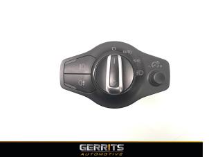 Gebruikte Licht Schakelaar Audi A5 (8T3) 2.7 TDI V6 24V Prijs € 27,44 Margeregeling aangeboden door Gerrits Automotive BV