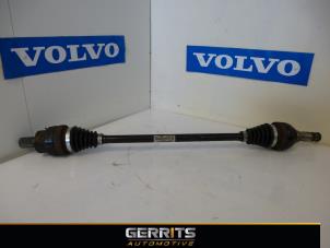Gebruikte Aandrijfas links-achter Volvo V70 (SW) 2.4 D5 20V AWD Prijs € 55,00 Margeregeling aangeboden door Gerrits Automotive