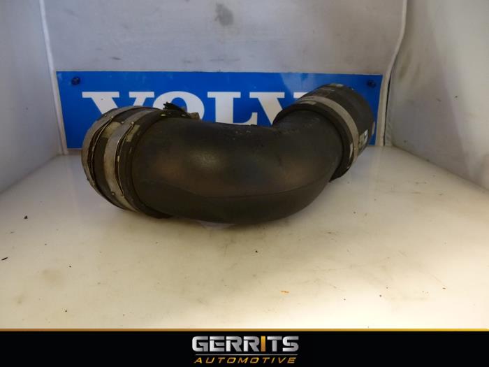 Gebruikte Intercooler Buis Volvo V70 (BW) 2.0 D3 20V Prijs € 24,99 Margeregeling aangeboden door Gerrits Automotive BV