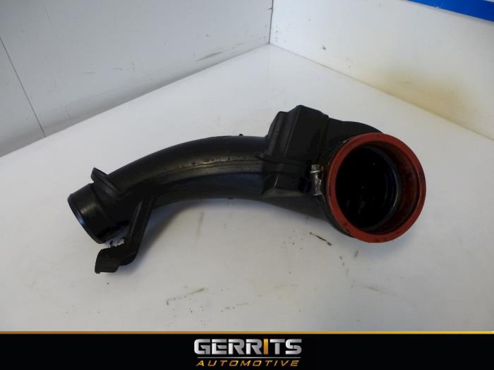 Gebruikte Intercooler Buis Volvo V70 (BW) 2.0 D3 20V Prijs € 29,99 Margeregeling aangeboden door Gerrits Automotive BV