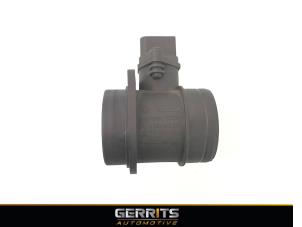 Gebruikte Luchtmassameter Volkswagen Golf V (1K1) 2.0 SDI Prijs € 19,99 Margeregeling aangeboden door Gerrits Automotive BV