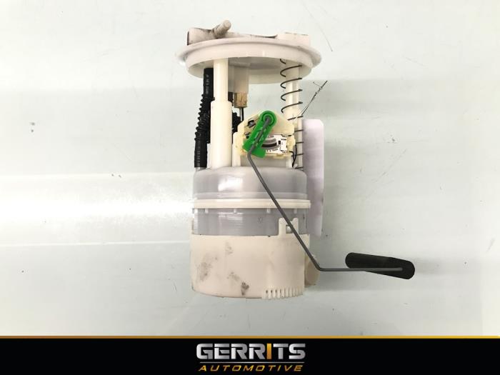 Gebruikte Brandstofpomp Elektrisch Renault Clio III (BR/CR) 1.6 16V Prijs € 38,50 Margeregeling aangeboden door Gerrits Automotive BV