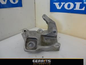 Gebruikte Motorsteun Volvo V60 I (FW/GW) 2.0 D4 16V Prijs € 50,60 Margeregeling aangeboden door Gerrits Automotive BV