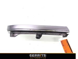 Gebruikte Koplampframe rechts Opel Zafira (F75) 1.6 16V CNG Prijs € 21,98 Margeregeling aangeboden door Gerrits Automotive BV