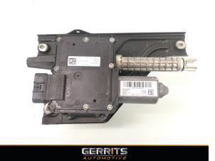 Gebruikte Handrem motor Opel Insignia Sports Tourer 2.0 CDTI 16V 130 ecoFLEX Prijs € 151,47 Margeregeling aangeboden door Gerrits Automotive BV