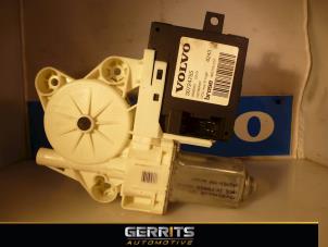 Gebruikte Centrale Deurvergrendelings Module Volvo V50 (MW) 1.8 16V Prijs € 29,99 Margeregeling aangeboden door Gerrits Automotive BV