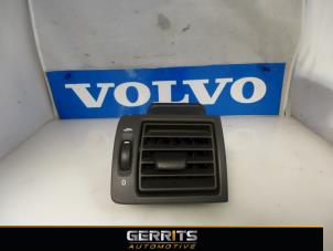 Gebruikte Luchtrooster Dashboard Volvo V50 (MW) 1.8 16V Prijs € 21,98 Margeregeling aangeboden door Gerrits Automotive BV