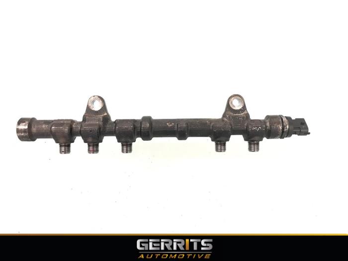 Gebruikte Injector brug Fiat Punto Evo (199) 1.3 JTD Multijet 85 16V Euro 5 Prijs € 34,99 Margeregeling aangeboden door Gerrits Automotive BV