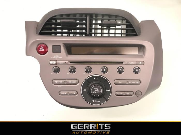 Radio CD Speler van een Honda Jazz (GE6/GE8/GG/GP) 1.2 VTEC 16V 2011