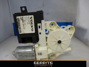 Gebruikte Raammotor Portier Volvo V50 (MW) 1.8 16V Prijs € 31,90 Margeregeling aangeboden door Gerrits Automotive BV