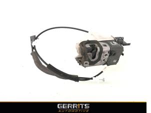 Gebruikte Slotmechaniek Portier 4Deurs links-achter Citroen C5 III Berline (RD) 1.6 16V THP 155 Prijs € 40,70 Margeregeling aangeboden door Gerrits Automotive BV