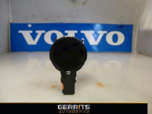 Gebruikte Sensor regen Volvo V60 I (FW/GW) 2.0 D3 20V Prijs € 21,98 Margeregeling aangeboden door Gerrits Automotive