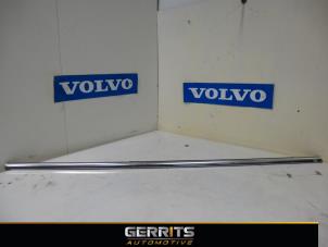Gebruikte Raamlikker Volvo V60 I (FW/GW) 2.0 D3 20V Prijs € 31,90 Margeregeling aangeboden door Gerrits Automotive