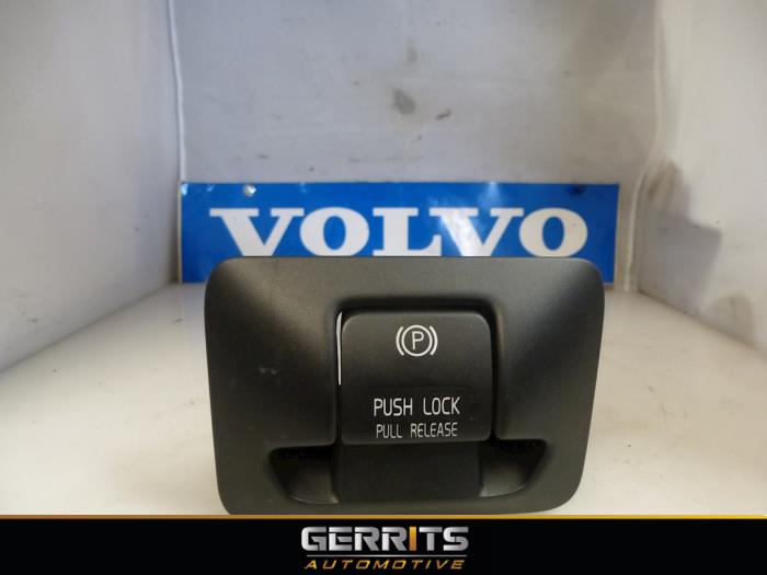 Gebruikte Schakelaar handrem Volvo V60 I (FW/GW) 2.0 D3 20V Prijs € 25,30 Margeregeling aangeboden door Gerrits Automotive BV