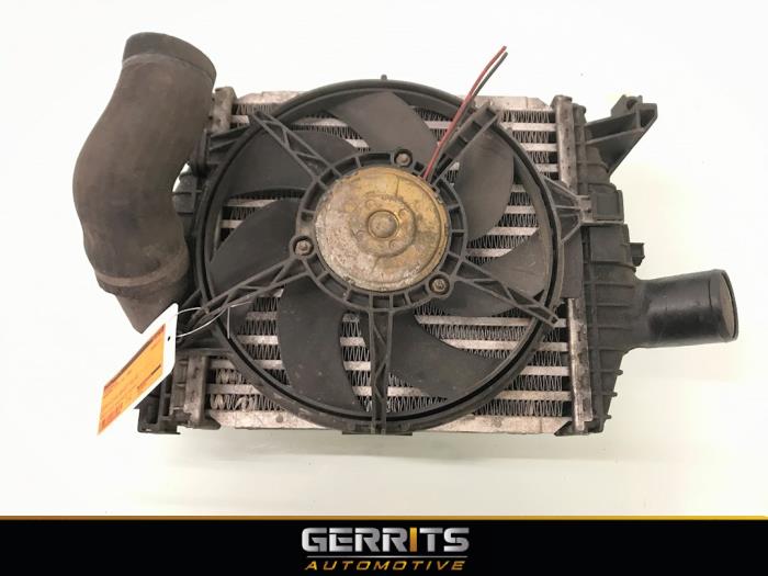 Gebruikte Intercooler Mercedes V (638.2) V-230 2.3 TD Prijs € 42,90 Margeregeling aangeboden door Gerrits Automotive BV