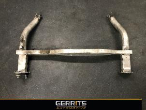 Gebruikte Subframe Peugeot 407 SW (6E) 2.0 HDiF 16V Prijs € 72,60 Margeregeling aangeboden door Gerrits Automotive BV