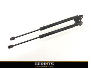 Gebruikte Gasdemperset Achterklep Renault Megane III Berline (BZ) 1.4 16V TCe 130 Prijs € 26,40 Margeregeling aangeboden door Gerrits Automotive BV