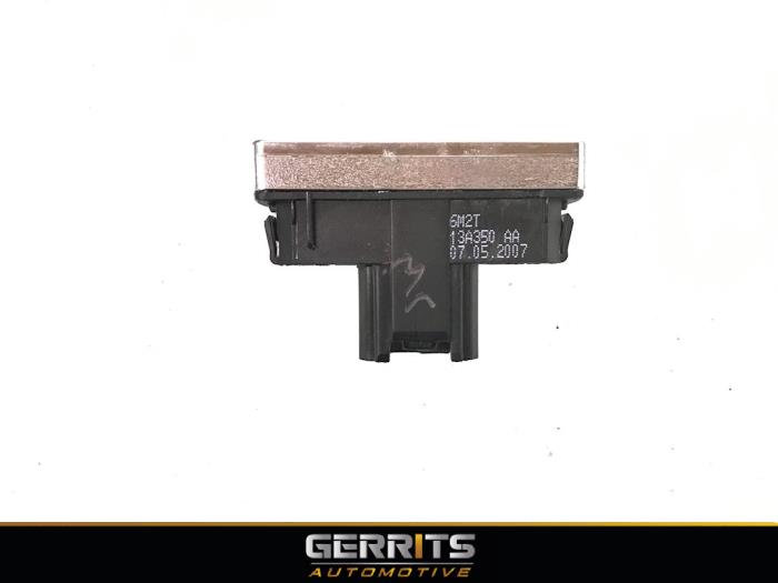 Paniekverlichtings Schakelaar van een Ford Galaxy (WA6) 2.0 16V 2007