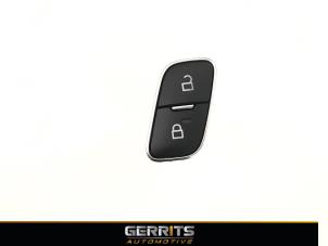 Gebruikte Centrale deurvergrendeling Schakelaar Ford Focus 3 Wagon 1.5 TDCi Prijs € 21,98 Margeregeling aangeboden door Gerrits Automotive