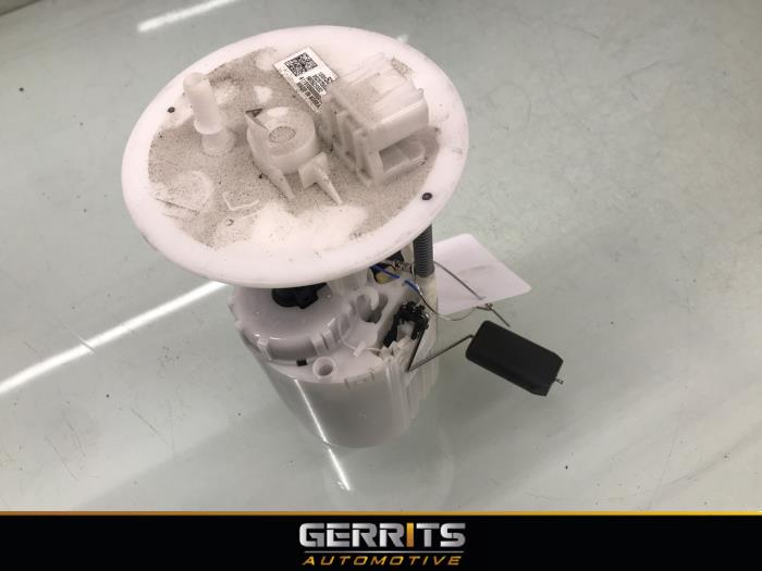 Gebruikte Tank element Pomp Opel Karl 1.0 12V Prijs € 83,60 Margeregeling aangeboden door Gerrits Automotive BV
