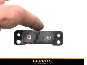 Gebruikte Schakelaar Nissan Note (E12) 1.5 dCi 90 Prijs € 21,98 Margeregeling aangeboden door Gerrits Automotive BV