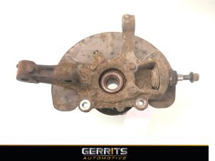 Gebruikte Fusee rechts-voor Dodge Avenger (JS) 2.0 CRD 16V Prijs € 72,60 Margeregeling aangeboden door Gerrits Automotive BV