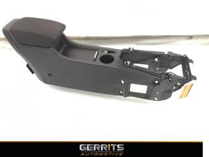 Gebruikte Armleuning Opel Astra J Sports Tourer (PD8/PE8/PF8) 1.7 CDTi 16V Prijs € 72,60 Margeregeling aangeboden door Gerrits Automotive BV