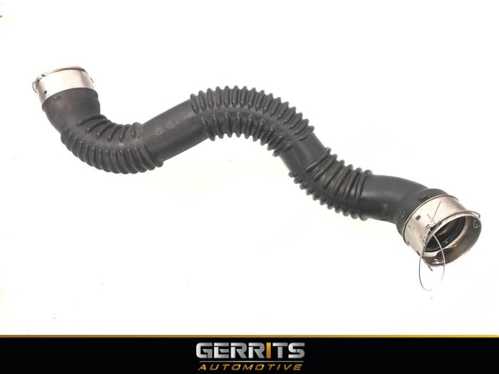 Gebruikte Intercooler Buis Mercedes B (W246/W242) 1.6 B-180 BlueEFFICIENCY Turbo 16V Prijs € 38,48 Margeregeling aangeboden door Gerrits Automotive BV