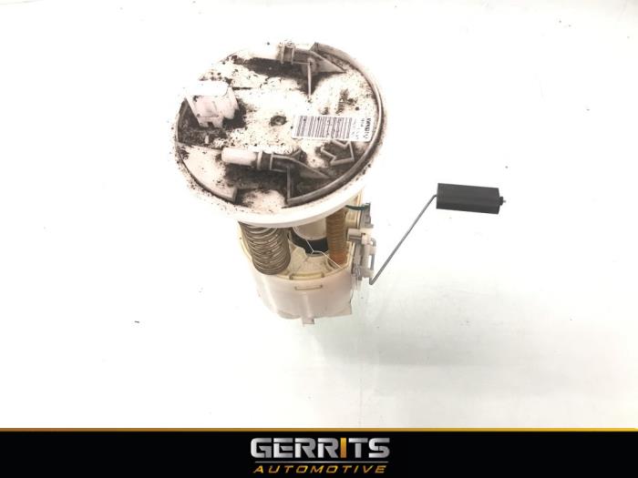 Gebruikte Tank element Pomp Ford Fiesta 5 (JD/JH) 1.6 16V Prijs € 34,10 Margeregeling aangeboden door Gerrits Automotive BV