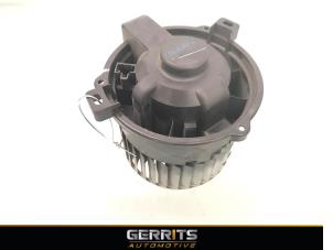 Gebruikte Kachel Ventilatiemotor Mitsubishi Colt (Z2/Z3) 1.3 16V Prijs € 21,98 Margeregeling aangeboden door Gerrits Automotive BV