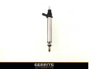 Gebruikte Injector (benzine injectie) Mercedes B (W246,242) 1.6 B-180 BlueEFFICIENCY Turbo 16V Prijs € 54,98 Margeregeling aangeboden door Gerrits Automotive