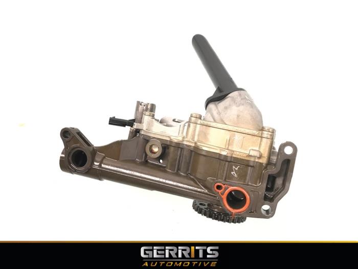 Oliepomp van een Mercedes-Benz B (W246) 1.6 B-180 BlueEFFICIENCY Turbo 16V 2017