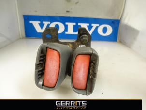 Gebruikte Veiligheidsgordel Insteek rechts-achter Volvo S40 (VS) 2.0 16V Prijs € 21,98 Margeregeling aangeboden door Gerrits Automotive