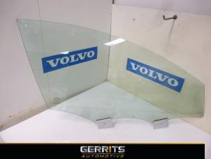 Gebruikte Deurruit 4Deurs rechts-voor Volvo V60 I (FW/GW) 1.6 T4 16V Prijs € 55,00 Margeregeling aangeboden door Gerrits Automotive