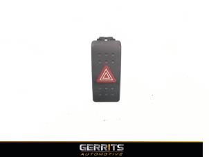 Gebruikte Paniekverlichtings Schakelaar Suzuki Swift (ZA/ZC/ZD1/2/3/9) 1.3 VVT 16V Prijs € 21,98 Margeregeling aangeboden door Gerrits Automotive BV