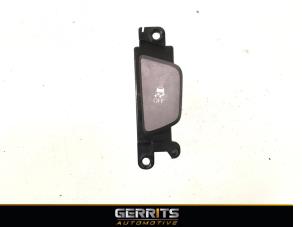 Gebruikte ESP Schakelaar Hyundai i40 CW (VFC) 1.7 CRDi 16V Prijs € 21,98 Margeregeling aangeboden door Gerrits Automotive BV