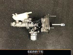 Gebruikte Hoofdremcilinder Renault Zoé (AG) 46kW Prijs € 149,99 Margeregeling aangeboden door Gerrits Automotive BV