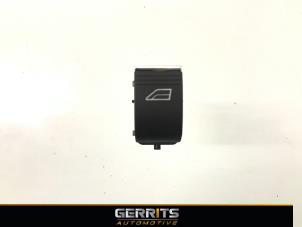 Gebruikte Ruit schakelaar elektrisch Ford B-Max (JK8) 1.0 EcoBoost 12V 100 Prijs € 21,98 Margeregeling aangeboden door Gerrits Automotive BV