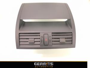 Gebruikte Luchtrooster Dashboard Mazda 6 SportBreak (GH19/GHA9) 2.2 CDVi 16V 130 Prijs € 34,10 Margeregeling aangeboden door Gerrits Automotive BV