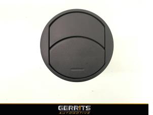 Gebruikte Luchtrooster Dashboard Mazda 6 SportBreak (GH19/GHA9) 2.2 CDVi 16V 130 Prijs € 21,98 Margeregeling aangeboden door Gerrits Automotive BV