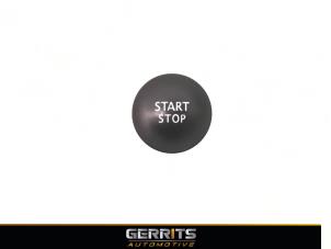 Gebruikte Start/Stop schakelaar Renault Megane IV Estate (RFBK) 1.6 Energy dCi 130 Prijs € 19,99 Margeregeling aangeboden door Gerrits Automotive
